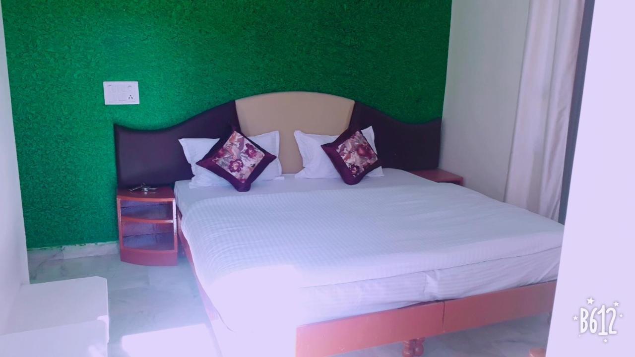 Paradise Hotel For Couples Mount Abu Exterior photo